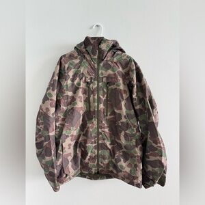 Men’s Burton ak Swash Goretex 2L Jacket Size Large.